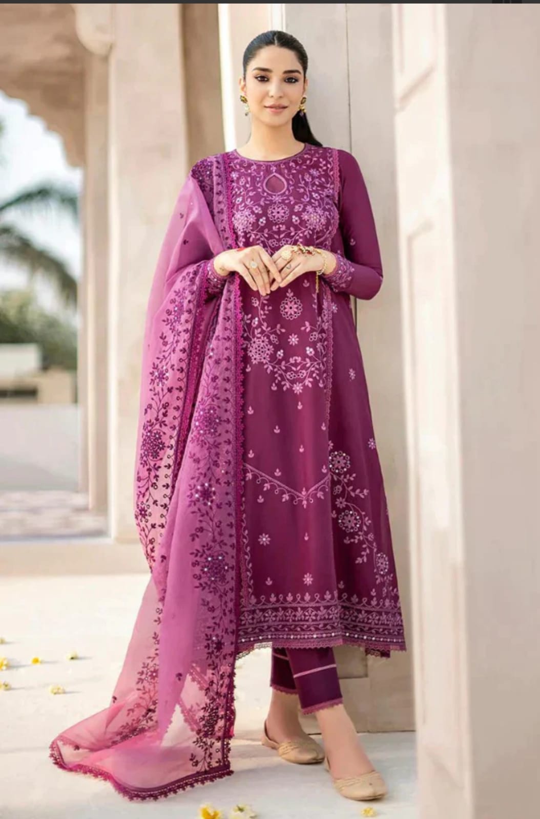Lawn embroiderd 3pc