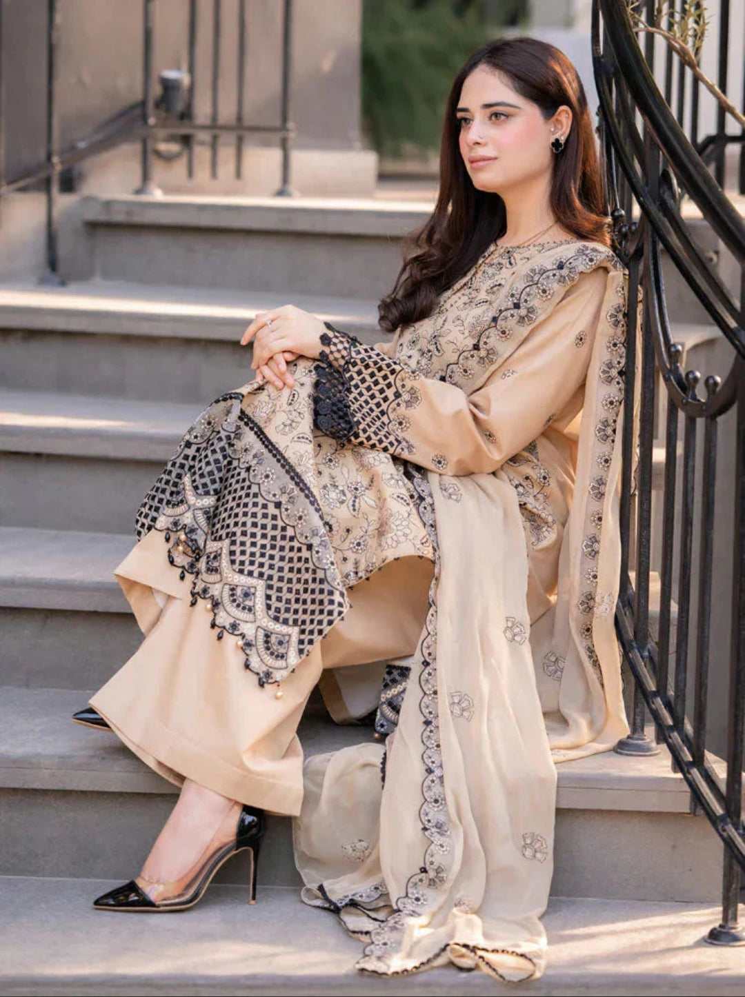 Lawn Embroidered 3Piece D-1004